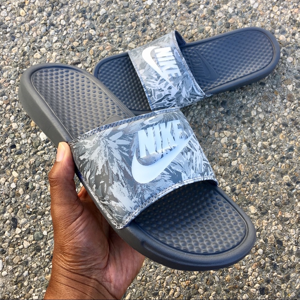 WMNS DARK GREY NIKE BENASSI SLIDES JUST DO IT